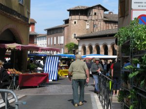 Marché de Saint-Antonin Noble Val